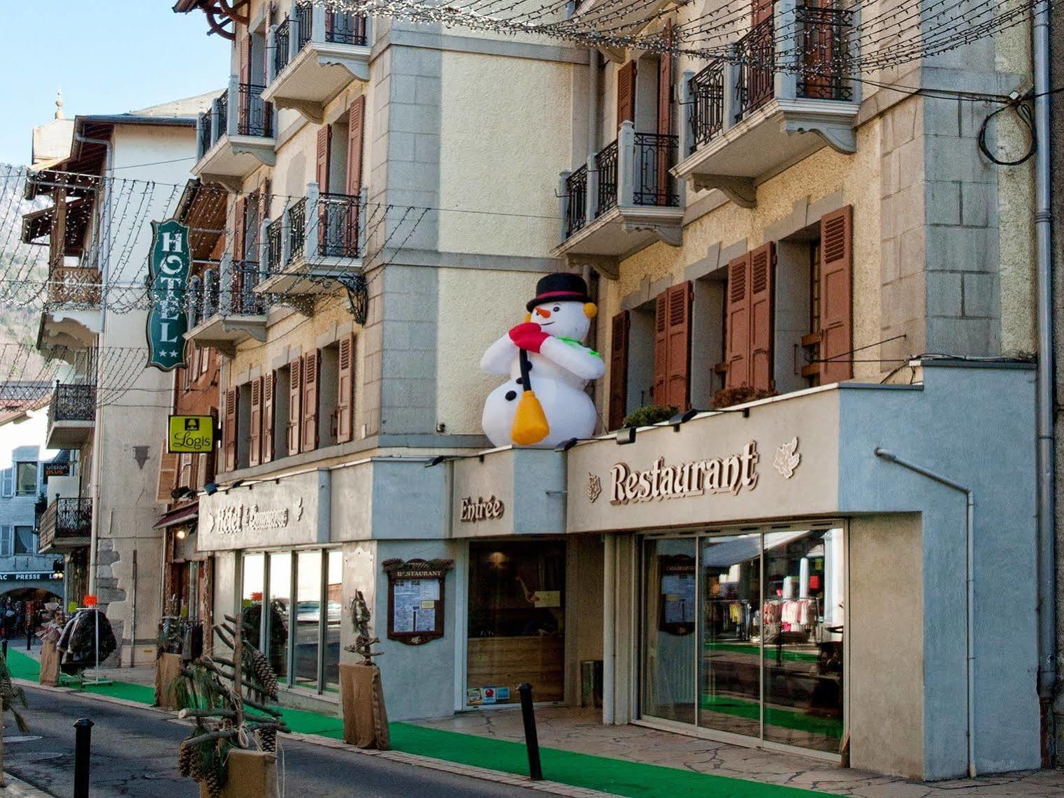 Hotel Du Commerce Thones Exterior photo